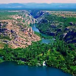Agrotourism Galic Krka Konukevi 3*