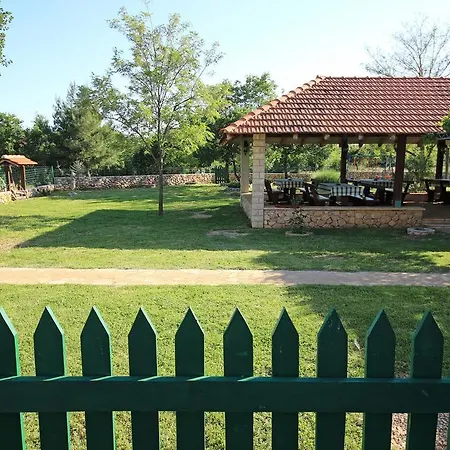 ゲストハウス Agrotourism Galic Krka Drinovci