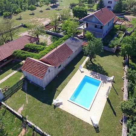 Agrotourism Galic Krka 3*